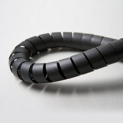 Gaine spiralée de frettage en PE noir (le mètre)