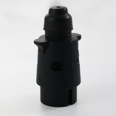 Prise de remorque plastique 7 fiches mâle